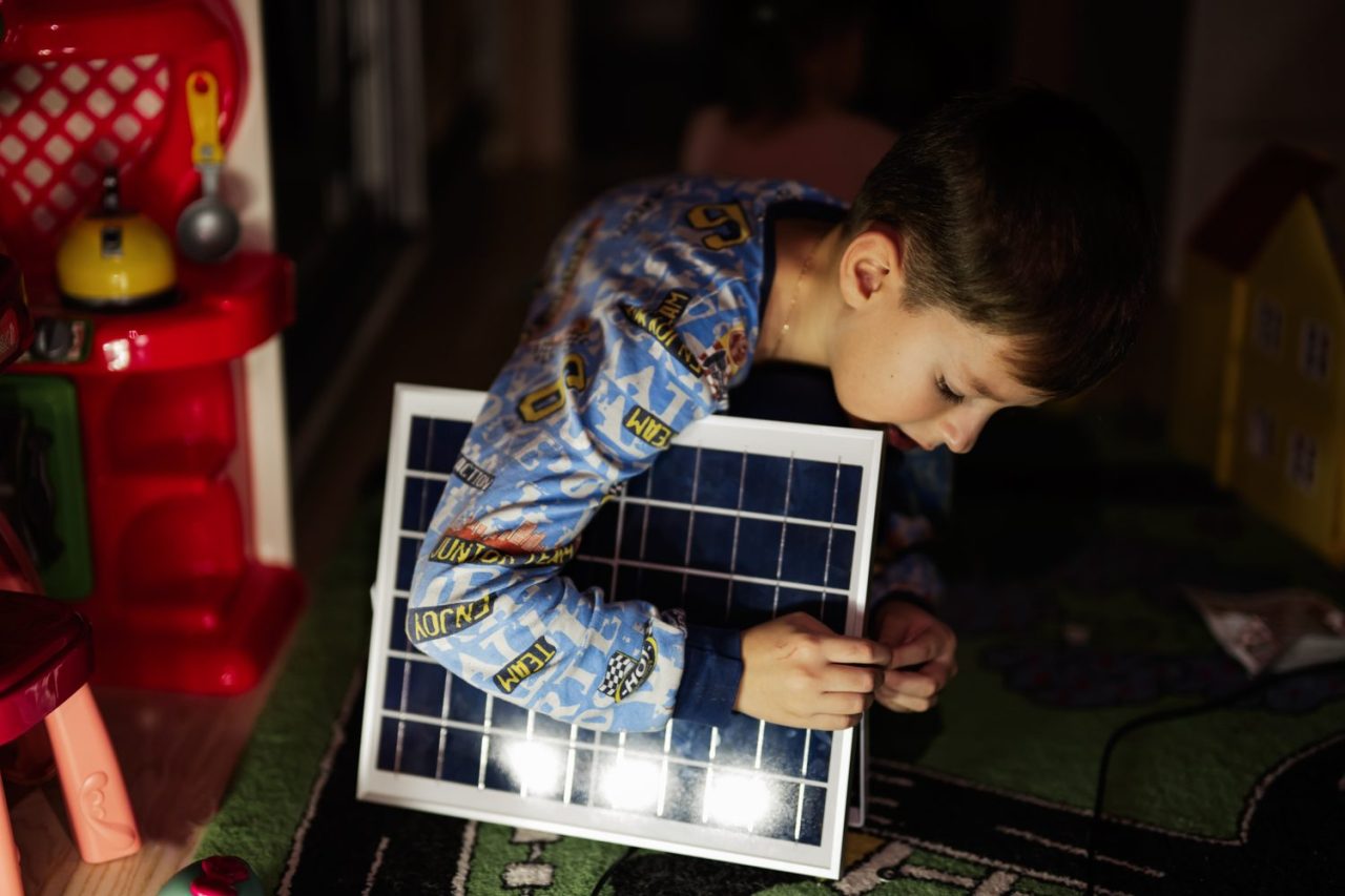 Optimiser son autoconsommation solaire quand la maison vit le soir